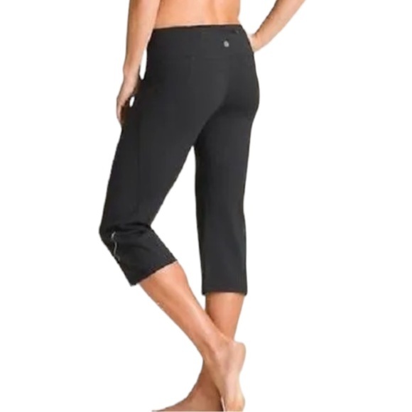 ATHLETA ‎ Power Kick Wide Leg Capris Leggings Black Size Small - Picture 2 of 11